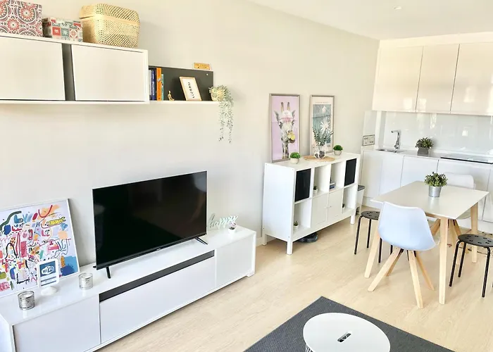 شقة El Mirador De Viesques. Piscina Y Parking Privado! *