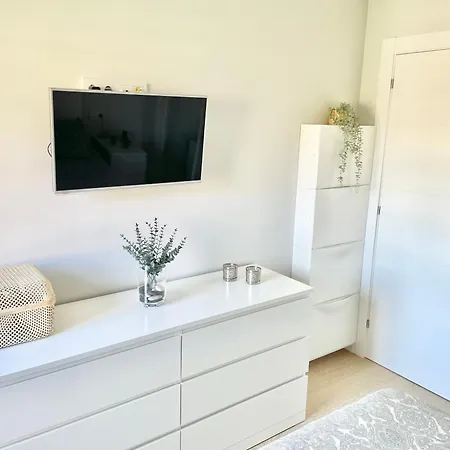 Διαμέρισμα El Mirador De Viesques. Piscina Y Parking Privado!