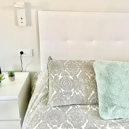 Διαμέρισμα El Mirador De Viesques. Piscina Y Parking Privado!